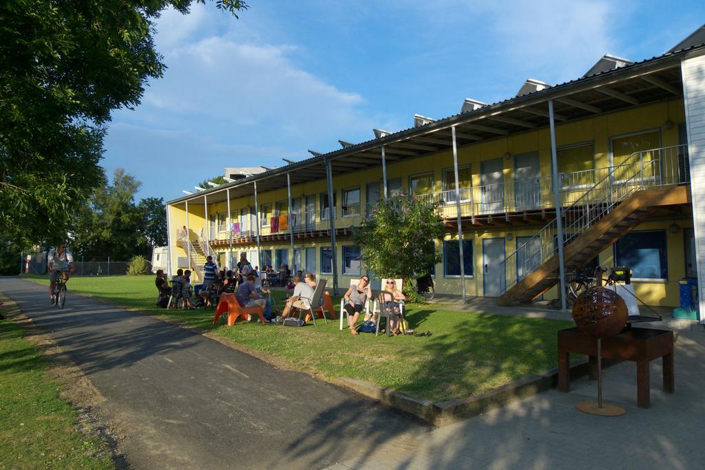 Swiss Hostel Lago Lodge Biel Exterior photo